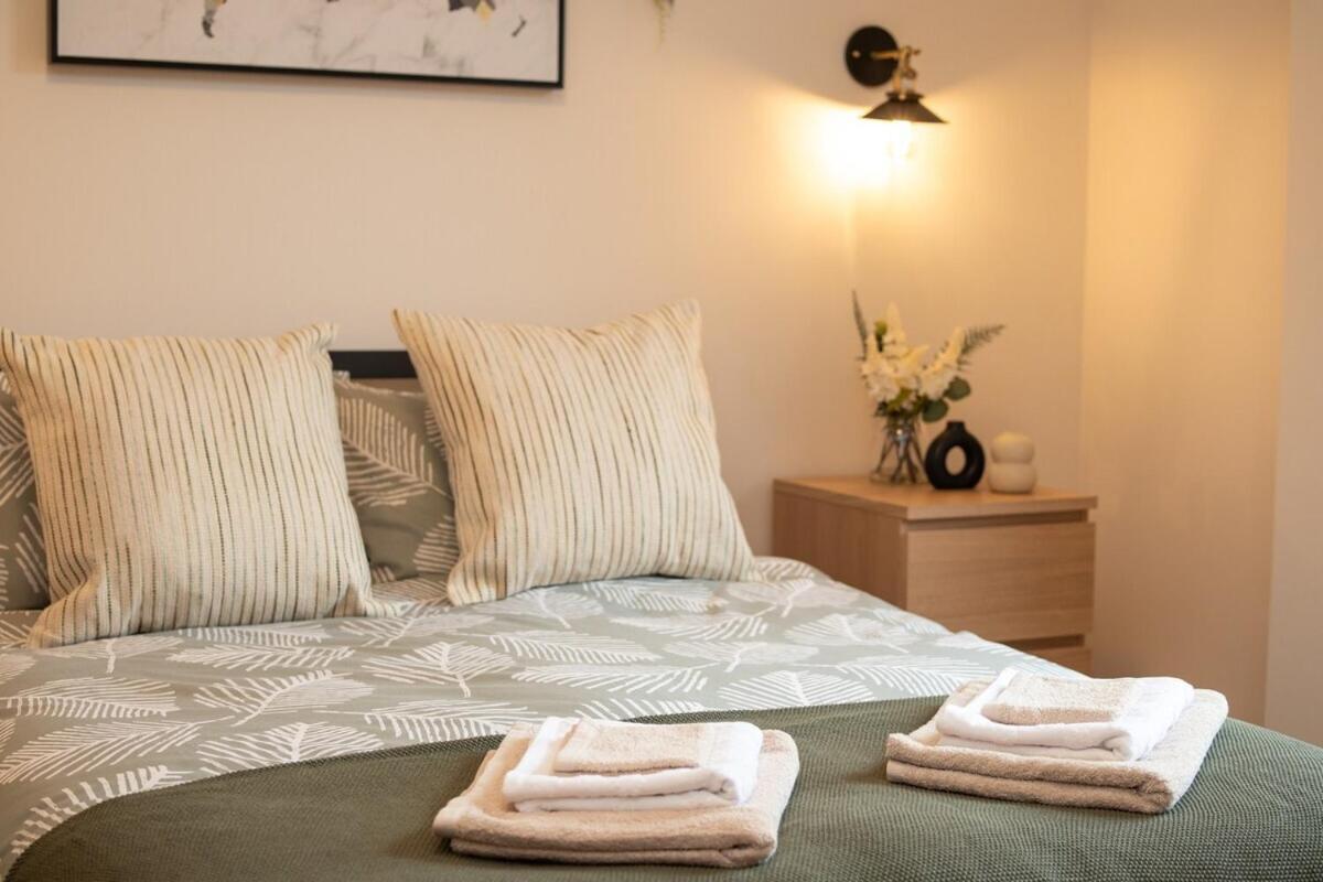 Green Nest Room With Private Bathroom Eastbourne Exterior foto